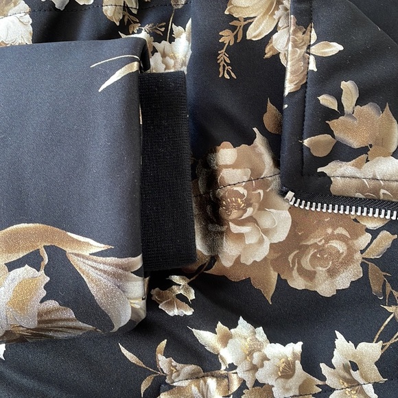 Floral jacket - Picture 3 of 6